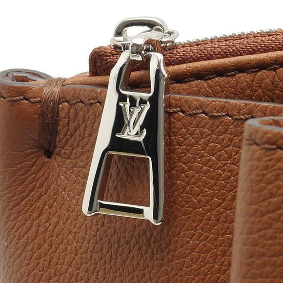 Louis Vuitton Tote Bag LockMe Shoulder Bag - Picture 4 of 6